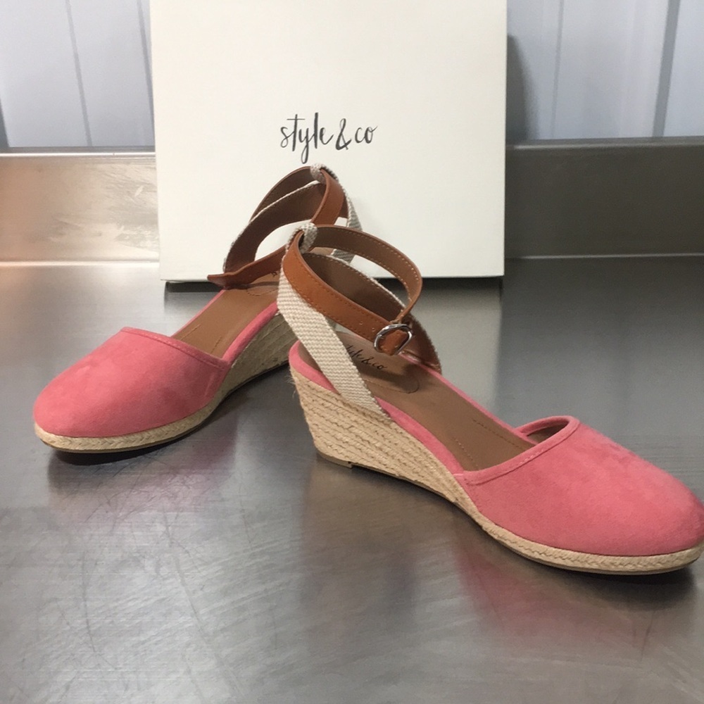 New WB Woman’s Style & Co. Pink Wedge Sandals
